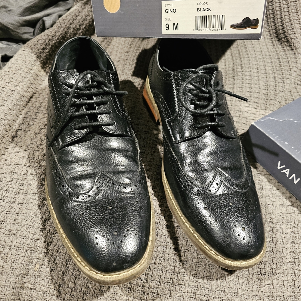 Van Heusen Black Men's Dress Shoes
